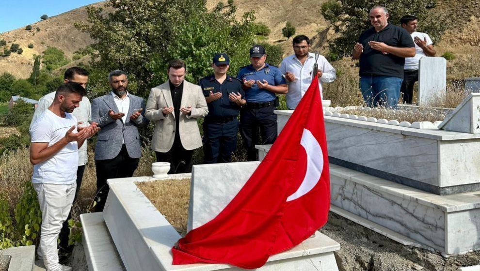 Kaymakamdan Şehit Mezarları ve Ailelerine 30 Ağustos Ziyareti