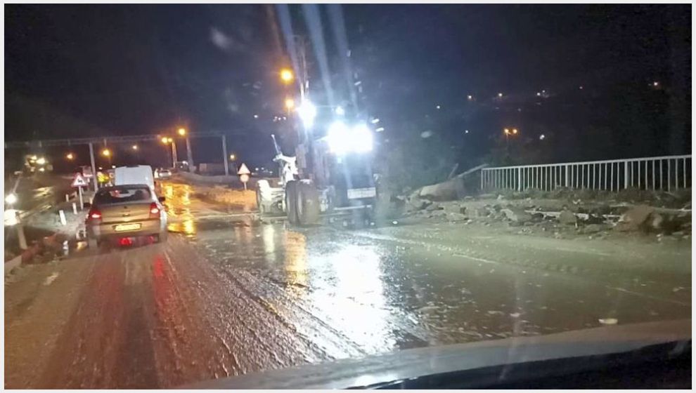 Kayseri- Malatya Yolu Sel Yüzünden Bir Süre Trafiğe Kapandı