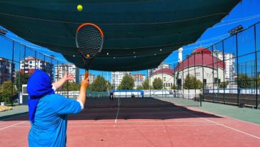 Yeşilyurt  Belediyesi'nin Düzenlediği Tenis Turnuvası Sona Erdi