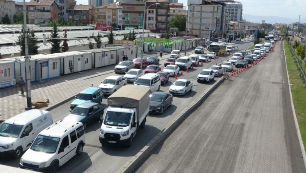 Çevre Yolundaki Çalışmalar Şehir Trafiğini de Felç Etti