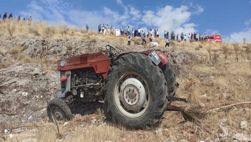 Traktör Şarampole Yuvarlandı, 1 Kişi Hayatını Kaybetti