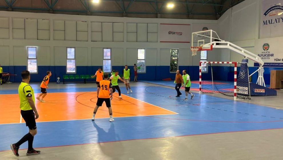 29 Ekim Cumhuriyet Kupası Futsal Turnuvası Başladı