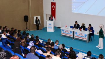 İlçede Bağımlılıkla Mücadele Semineri Düzenlendi