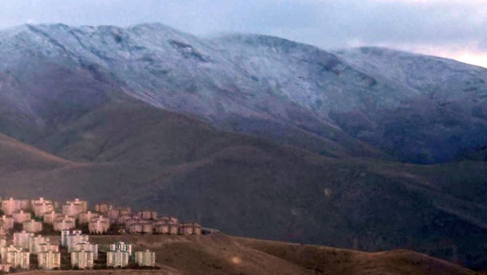 Beydağı'na Mevsimin İlk Karı Yağdı, Hava Sıcaklıkları Düştü