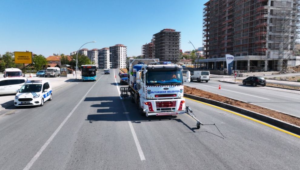 Büyükşehir Yollarına Toplam 870 Km. Çizgi Çizildi