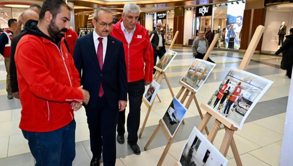 'Dünden Bugüne Kızılay' Temalı Fotoğraf Sergisi Açıldı