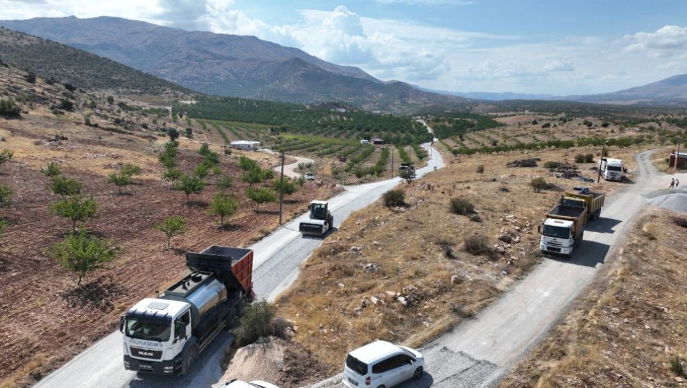 Gözene Yolunda Asfalt Yenileme Çalışması Yapılıyor