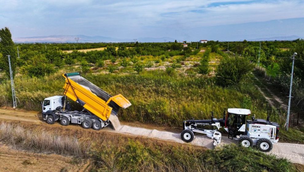 Kış Öncesi Yol Yapım ve Onarım Çalışmaları Hızlandırıldı