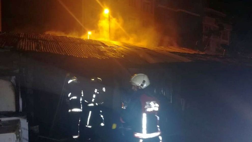 Melekbaba Mahallesi'nde Gece Kuşkulu Yangın