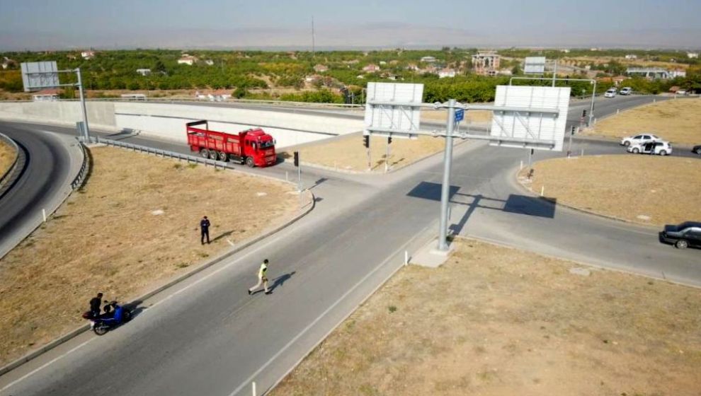 Trafik Polislerini Görünce Kaçtılar, Dron Takibiyle Yakalandılar