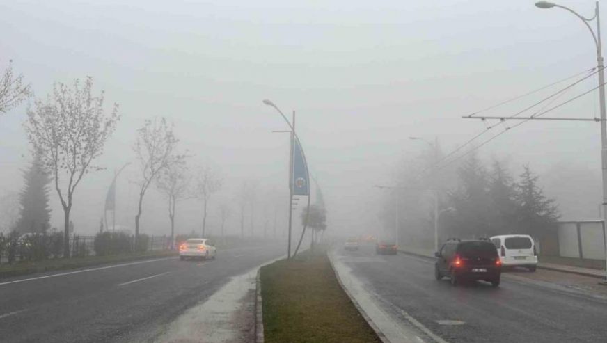 Sabah Saatlerinde Etkili Olan Sis Görüş Mesafesini Düşürdü