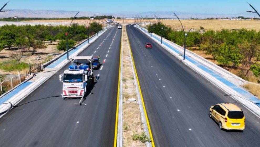 Büyükşehir 920 Km. Trafik Yol Çizgisi Çalışması Yaptı