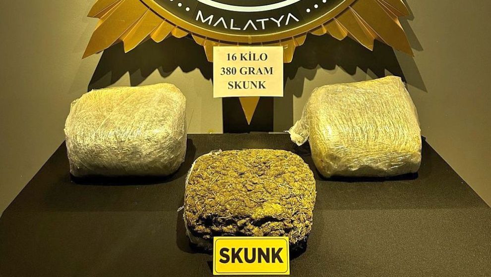 16 Kilo 380 Gram Skunk Ele Geçirildi, 3 Kişi Tutuklandı