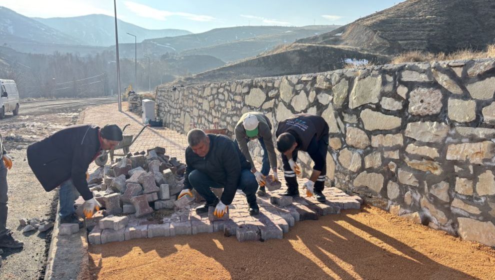 Arapgir'in Şıhlar Mahallesinde Kaldırım Yapımı