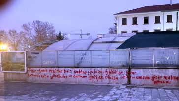 Kapalı Çarşı Üstüne Yazılan 'Hadis' Silindi, Kadın Fail Meçhul!.