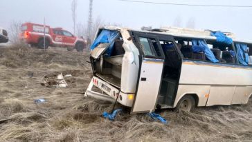 Servis Minibüsü Kaza Yaptı.. 1 Ölü 16 Yaralı