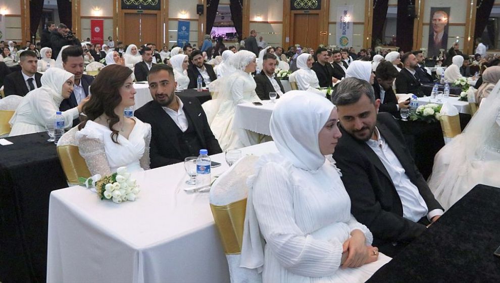 100 Çift İçin Toplu Nikah Töreni Düzenlendi