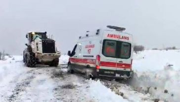 Hastaya Yetişmek İçin Yola Çıkan Ambulans Kara Saplandı!.