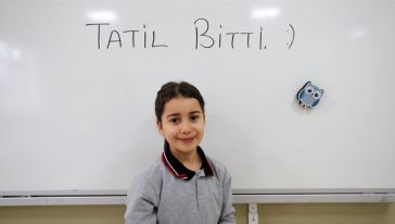 Yarıyıl Tatili Bitti, Zil Çaldı