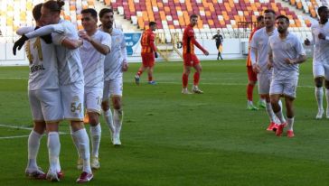 Yeni Malatyaspor, Sahasında Manisa FK'dan Yarım Düzine Gol Yedi