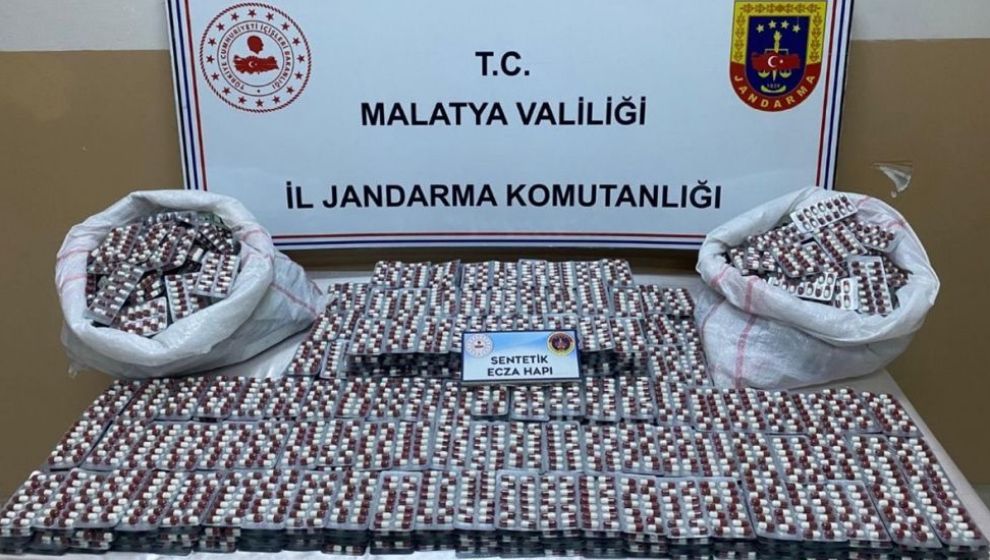 Jandarma Operasyonunda 16 Bin Uyuşturucu Hap Ele Geçti