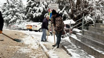 Arapgir Belediyesinden Yollarda Kar Temizliği