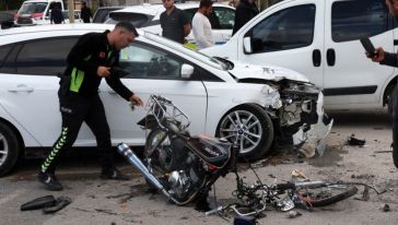 Otomobille Çarpışan Motosikletin Sürücüsü Ağır Yaralı