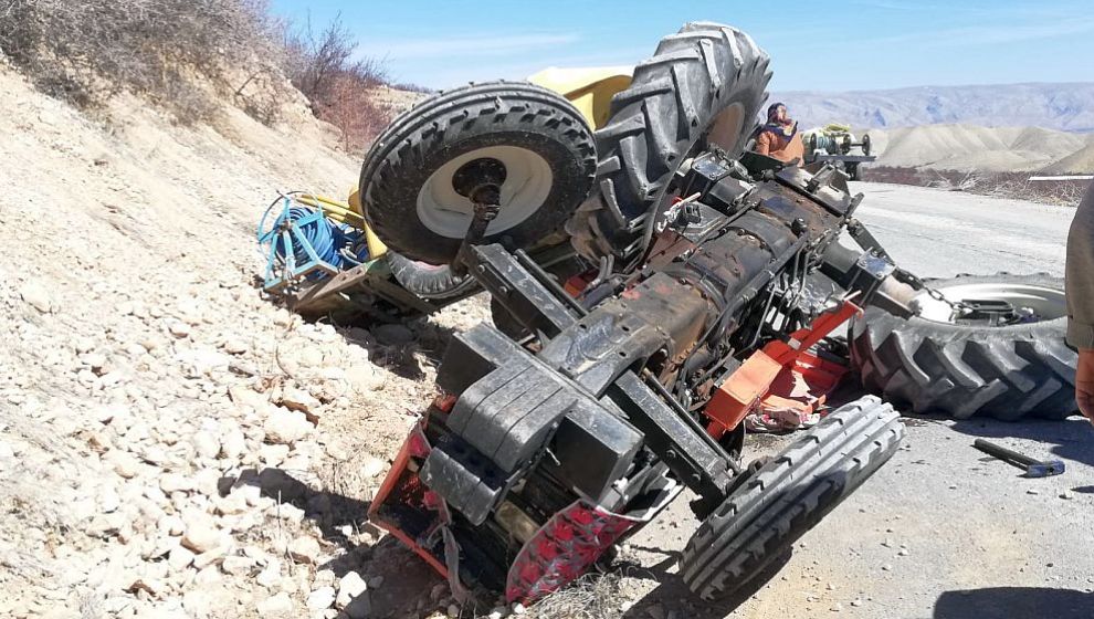 Darende'de Traktör Devrildi.. 1 Kişi Hayatını Kaybetti