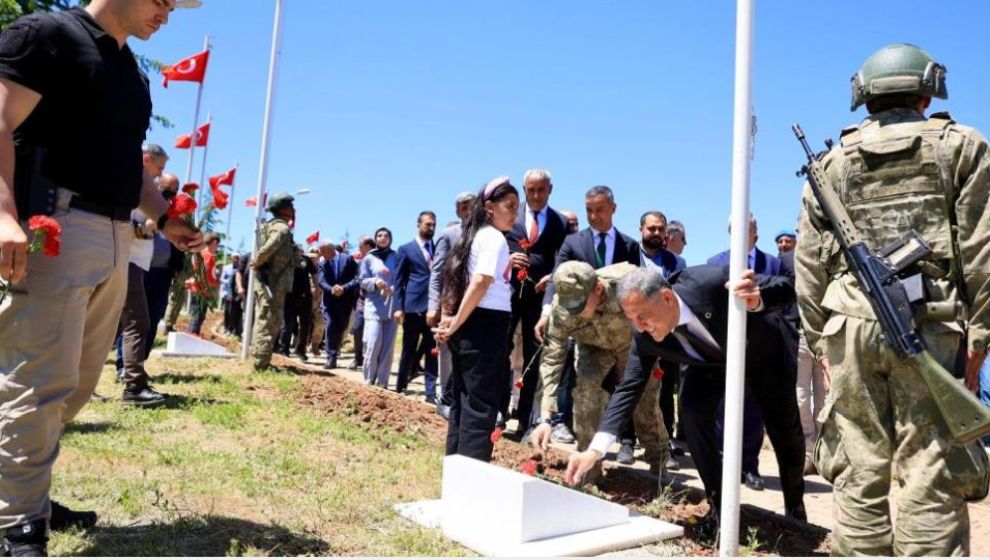 32 Yıl Önce Malatya'dan Bingöl'e Giderken PKK'nın Şehit Ettiği 33 Er Anıldı