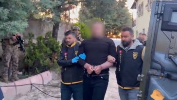 10 Yıl 8 Aya Hükümlü Firari 4 Ruhsatsız Silahla Ele Geçirildi