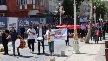 5 Kişilik Orkestra Öne Düştü, Gençlik Yürüyüşü Yapıldı!