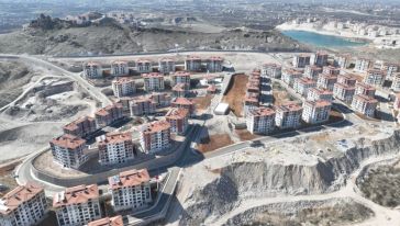 '80 Bin Hak Sahibi Var, 98 Bin Konut İhalesi Yapıldı'