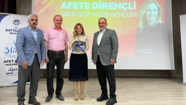 'Afete Dirençli Geleceğe Hazır Gençler' Konferansı Yapıldı