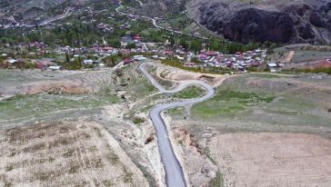 Büyükşehir Belediyesi'nden Ayvalı'da Yol Yapım ve Onarımı