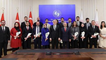 Çalışma Bakanı Işıkhan, Malatya ve Hataylı Eczacılarla Bir Araya Geldi