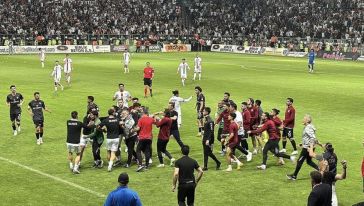 Elazığspor- Vanspor 2. Lig Play Off Maçı Olaylar Nedeniyle Tatil Edildi