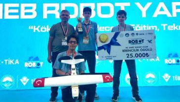 'Gözümüz Yükseklerde Model Uçak Takımı' Karabulut'la Yarıştı