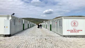 Konteynerde Kalan Kamu Personeline 'Çıkın' Tebligatına Tepki..