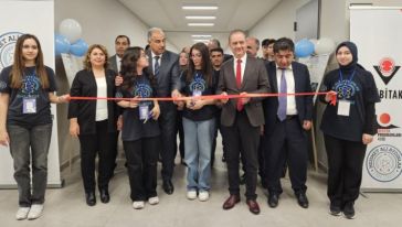 Mehmet Ali Aydınlar Fen Lisesi'nde Bilim Fuarı