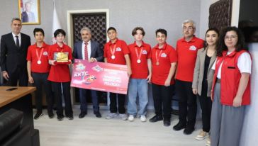 TEKNOFEST'te Birinci Olan Malatya Ekibine Ödül