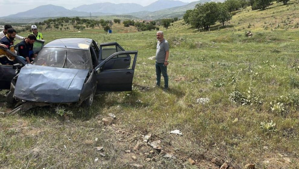 Düz Yolda Takla Atan Otomobilin Sürücüsü Yaralandı