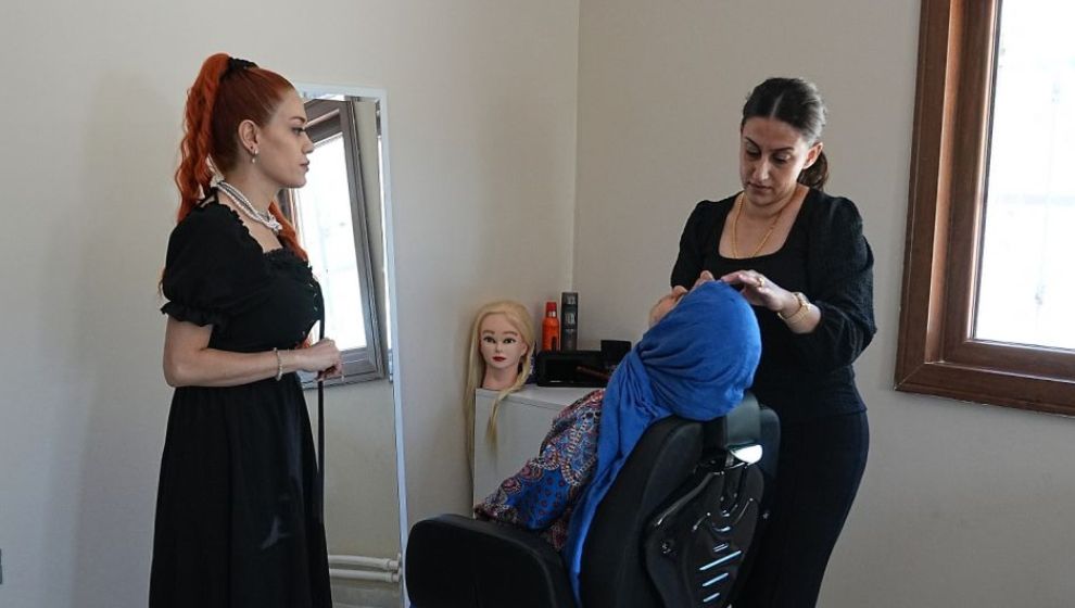 Gelinciktepe Kadın Yaşam Merkezi'nde Kurslar Açıldı