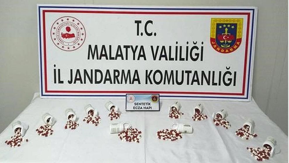 Jandarmadan Uyuşturucu Operasyonu.. 2 Kişi Tutuklandı