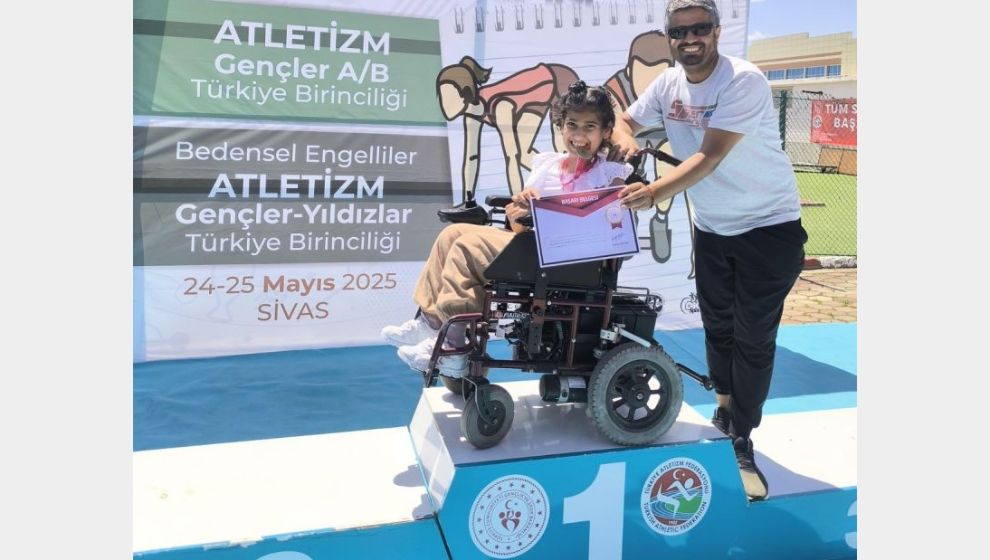 Melike Beril, Oturarak Gülle Atmada Türkiye Şampiyonu Oldu
