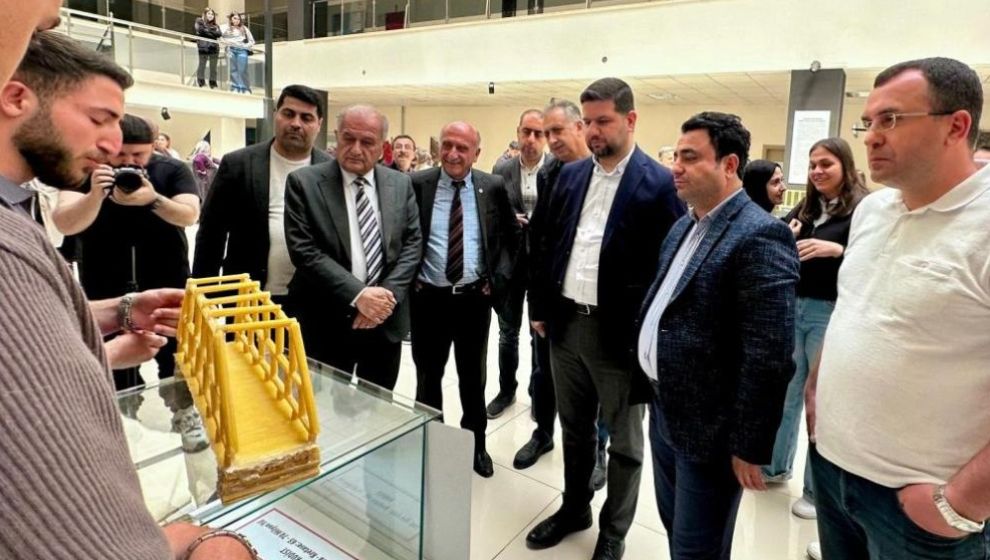 MYO Öğrencileri Çubuk Makarnadan Köprüleriyle Yarıştı