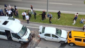 Alt Geçitte 4 Aracın Karıştığı Kazada Bir Kişi Yaralandı