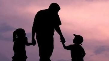 'Babalar.. Hayatımızın Her Anında Koca Bir Çınar Gibi Arkamızda Duranlar.."