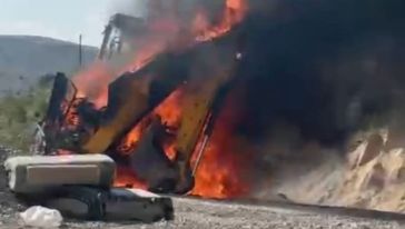 Beton Santralinde İş Makinesi Yangını