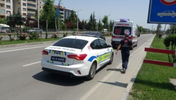 Eşiyle Tartıştı, Kendini Araçtan Attı