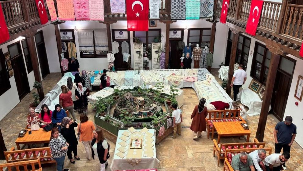 Arapgir HEM'den Yıl Sonu Sergisi